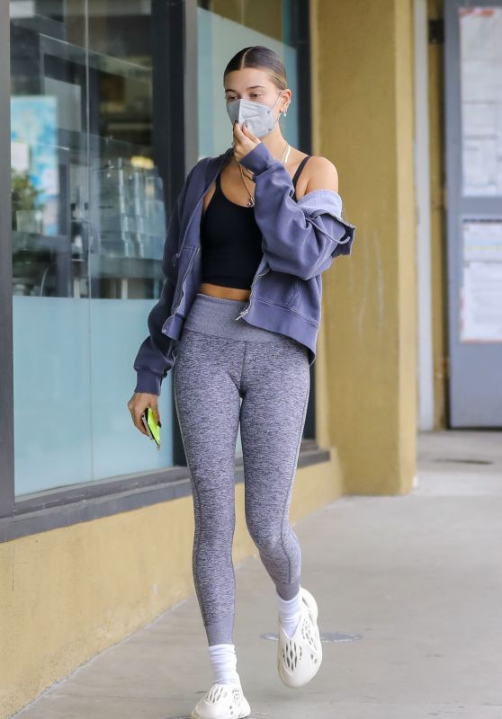 Hailey Rhode Bieber - Out in Los Angeles 01/12/2021