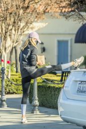 Hayley Roberts - Out in Calabasas 01/03/2021