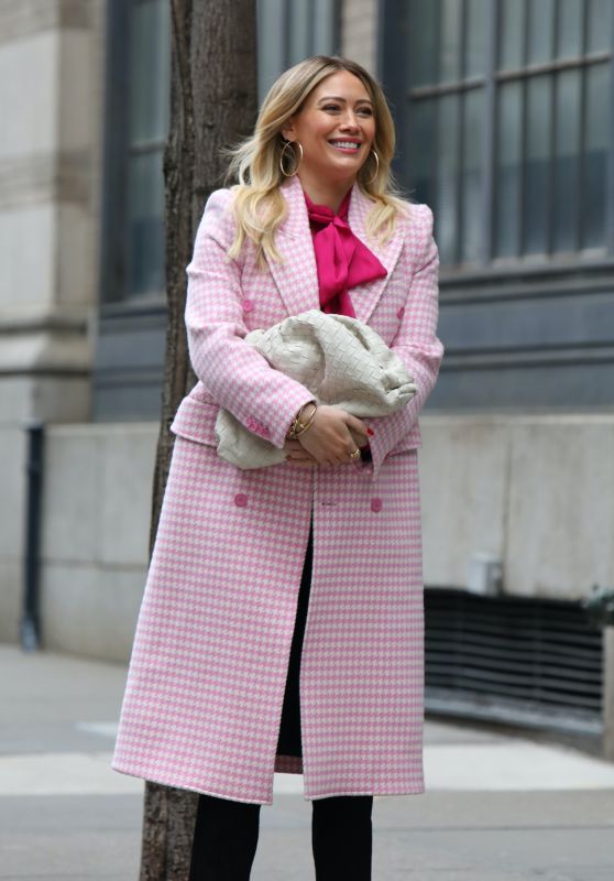 Hilary Duff on the Set of "Younger" in NYC 01/25/2021
