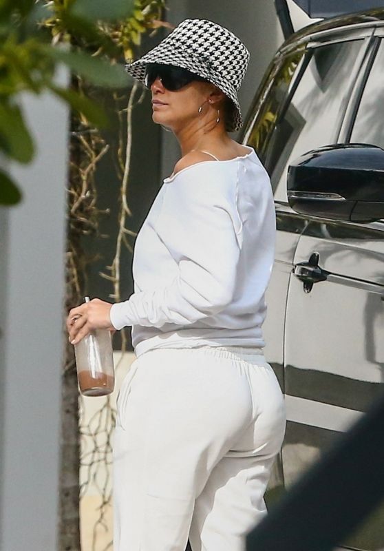 Jennifer Lopez – Arrives at a House in Miami 01/18/2021