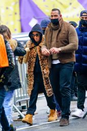 Jennifer Lopez - Arrives for Rehearsals in Times Square 12/31/2020