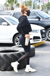 Jennifer Lopez in All-Black Gym Ready Outfit - Miami 01/28/2021