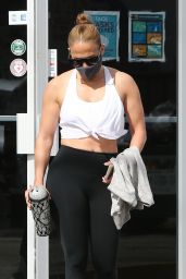 Jennifer Lopez in Workout Gear - Miami 01/16/2021