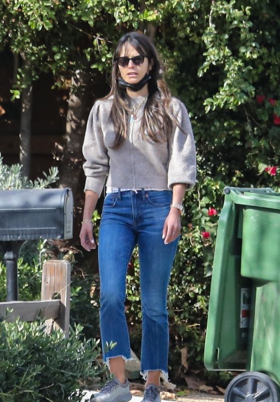 Jordana Brewster - Out in Brentwood 01/19/2021