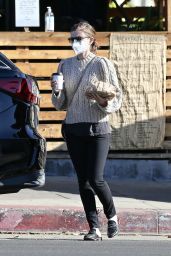 Kate Mara in Casual Outfit in Los Feliz 12/31/2020