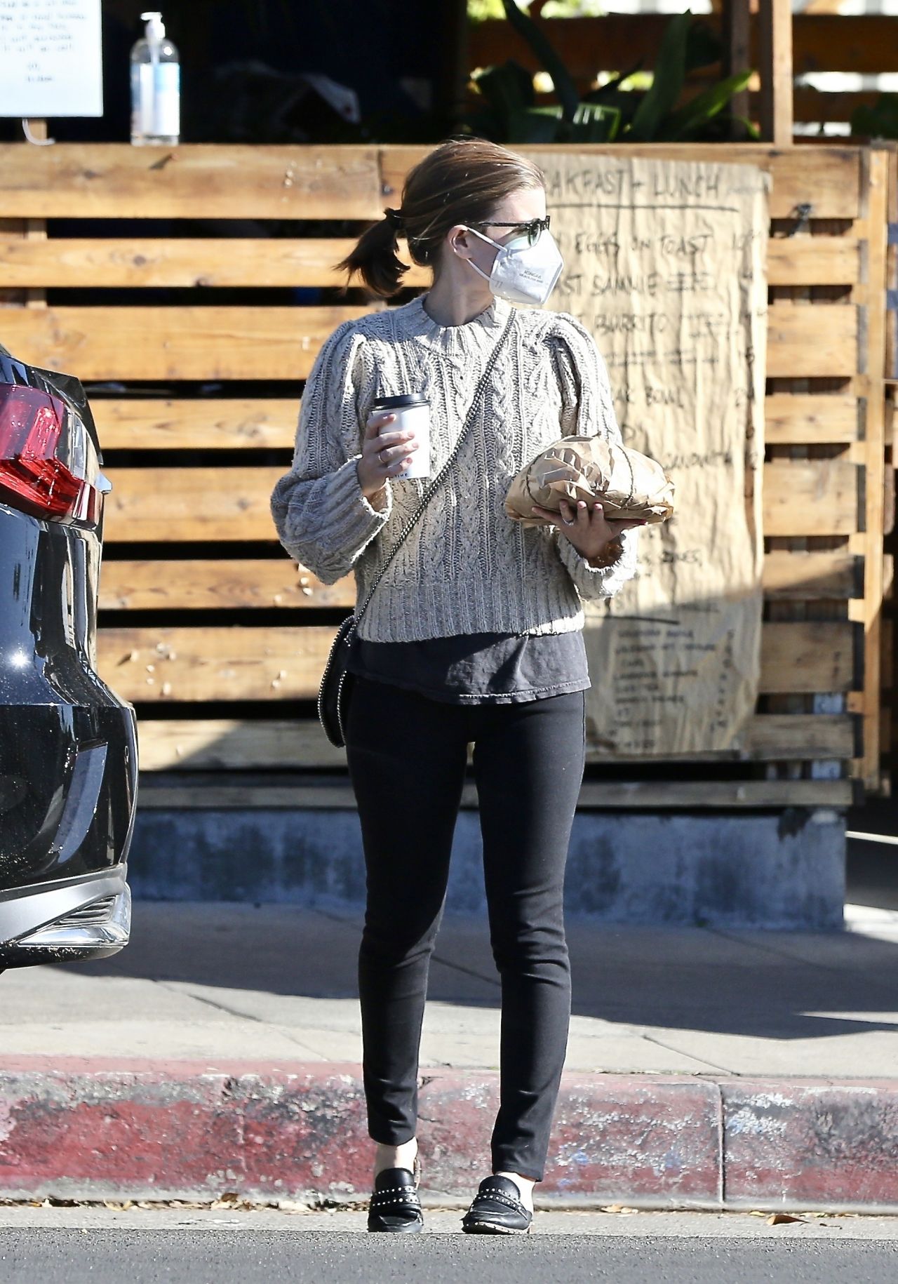 Kate Mara in Casual Outfit in Los Feliz 12/31/2020 • CelebMafia