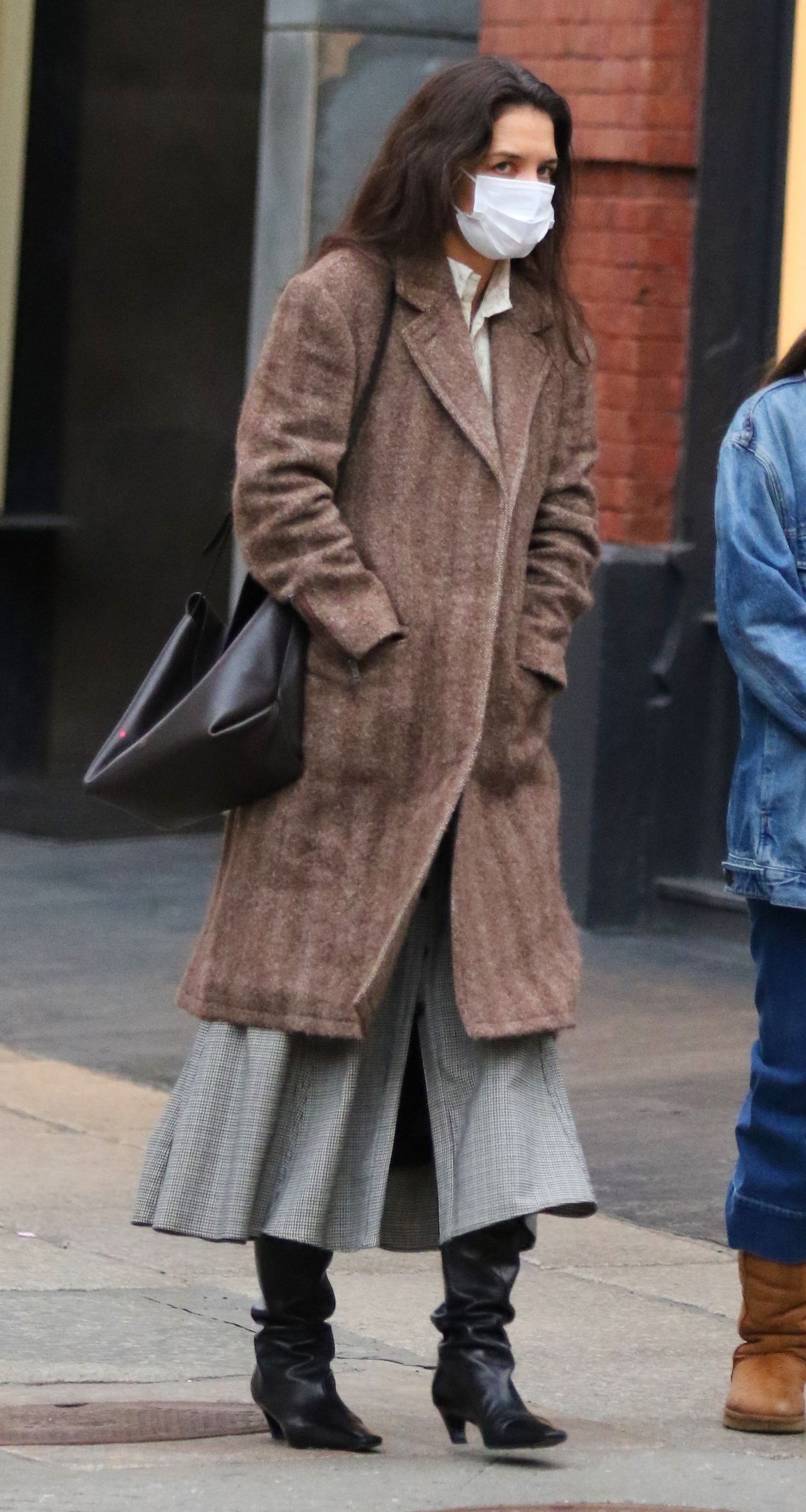 Katie Holmes - Out on New Year's Day in NYC 01/01/2021 • CelebMafia