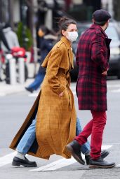 Katie Holmes Winter Style - Out in NYC 01/25/2021