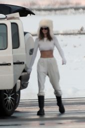 Kendall Jenner - Arrive in Aspen 12/29/2020