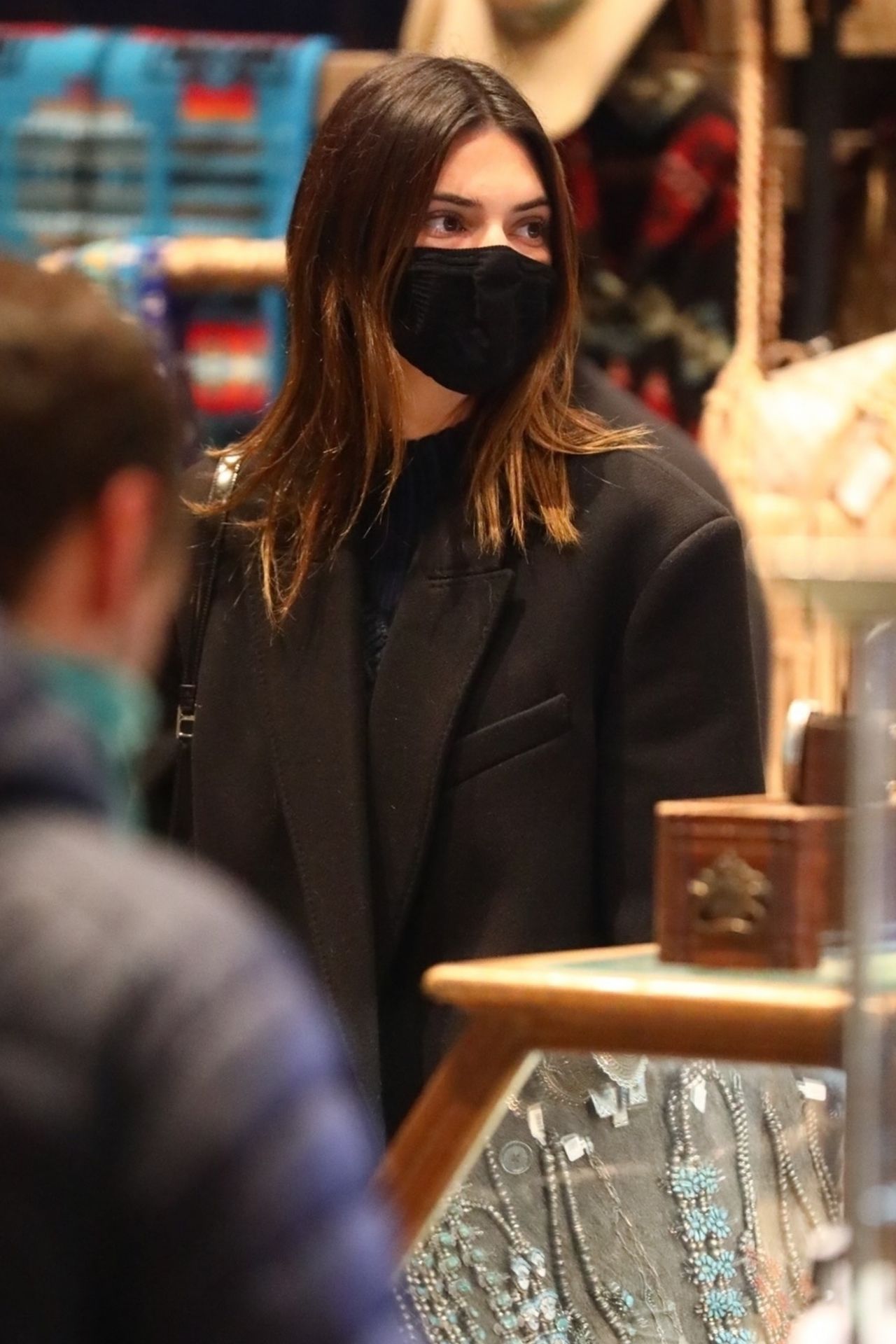 Kendall Jenner Winter Street Style - Aspen 12/31/2020 ...