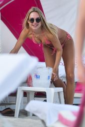 Kimberley Garner in Bikini at the Beach in Miami 01/27/2021