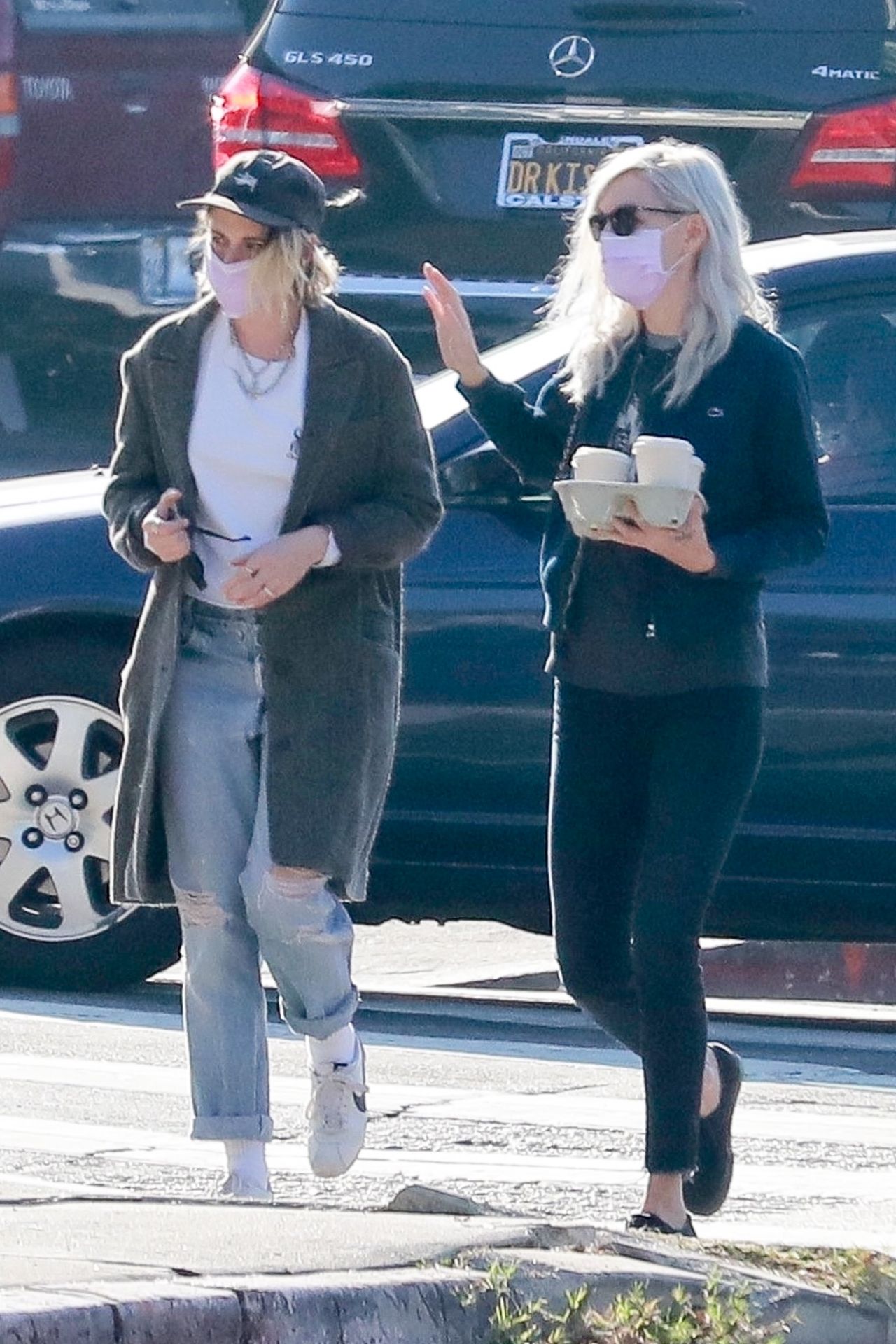 Kristen Stewart and Dylan Meyer - Out in Los Feliz 01/04/2021 • CelebMafia