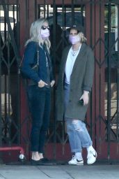Kristen Stewart and  Dylan Meyer - Out in Los Feliz 01/04/2021