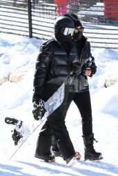 Kylie Jenner - Hitting the Bunny Slopes in Aspen 01/01/2021