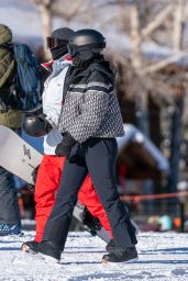 Kylie Jenner in a Styling New Kit at Buttermilk Ski Area in Aspen 01/02/2021