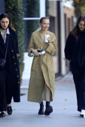 Lara Worthington - Out in Beverly Hills 01/04/2021