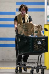 Lena Headey - Shops For Groceries at Whole Foods in Sherman Oaks 01/07/2021