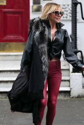 Lizzie Cundy is Stylish - London 01/04/2021