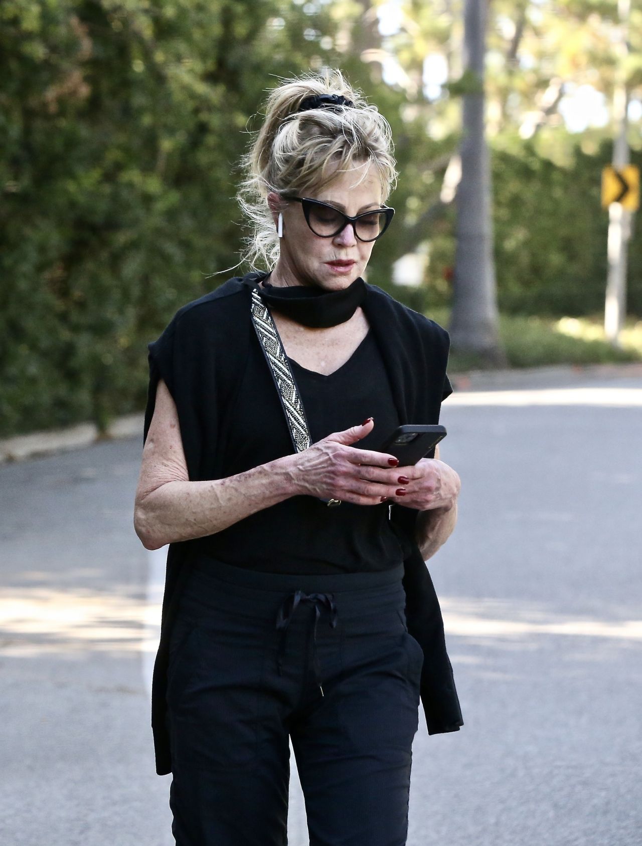 Melanie Griffith - Out in Beverly Hills 01/09/2021 • CelebMafia