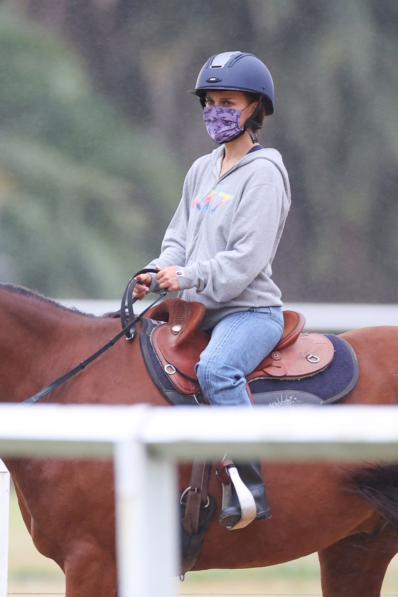 Natalie Portman - Horse Riding in Centennial Park, Sydney 01/28/2021