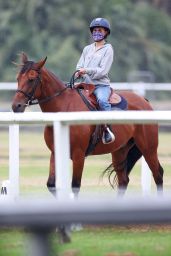 Natalie Portman - Horse Riding in Centennial Park, Sydney 01/28/2021