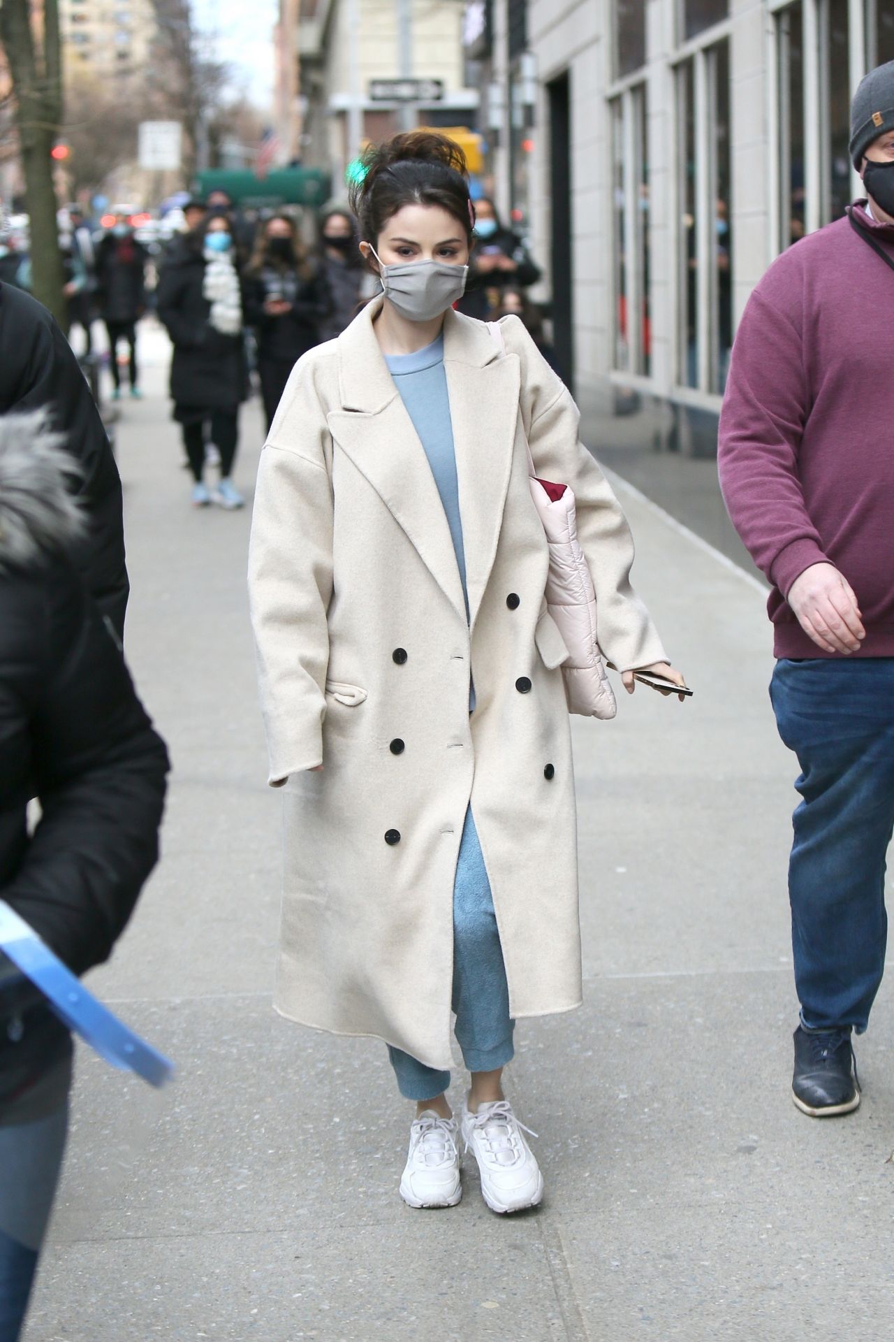 Selena Gomez - "Only Murders in The Building" Set in NYC ...