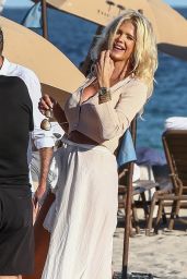 Victoria Silvstedt - Out in Miami 01/22/2021