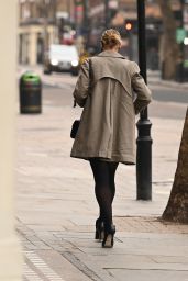 Vogue William Cute Street Style - London 01/10/2021