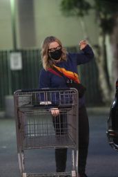 Amy Poehler - Shops for Groceries at Bristol Farms in Beverly Hills 02/11/2021