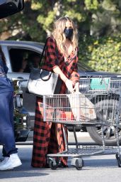 Chrissy Teigen - Shopping at Bristol Farms in Beverly Hills 02/07/2021