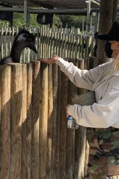 Christina Aguilera - Everglades Alligator Farm in Florida 02/13/2021