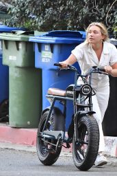 Florence Pugh - Biking in LA 02/20/2021