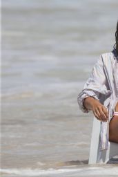 Georgia Fowler in a Bikini - Photoshoot in Bondi Beach 02/02/2021