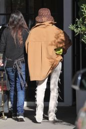 Hailey Rhode Bieber - Arriving at a Hair Salon in Beverly Hills 02/17/2021