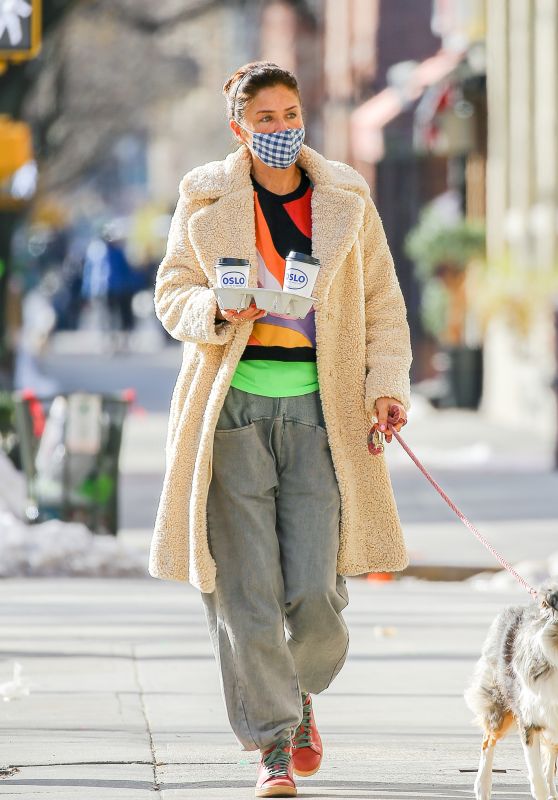 Helena Christensen - Morning Stroll in New York 02/20/2021