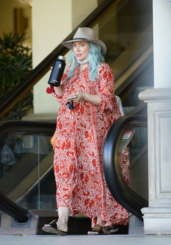 Hilary Duff With Her New Blue Hair – LA 02/25/2021