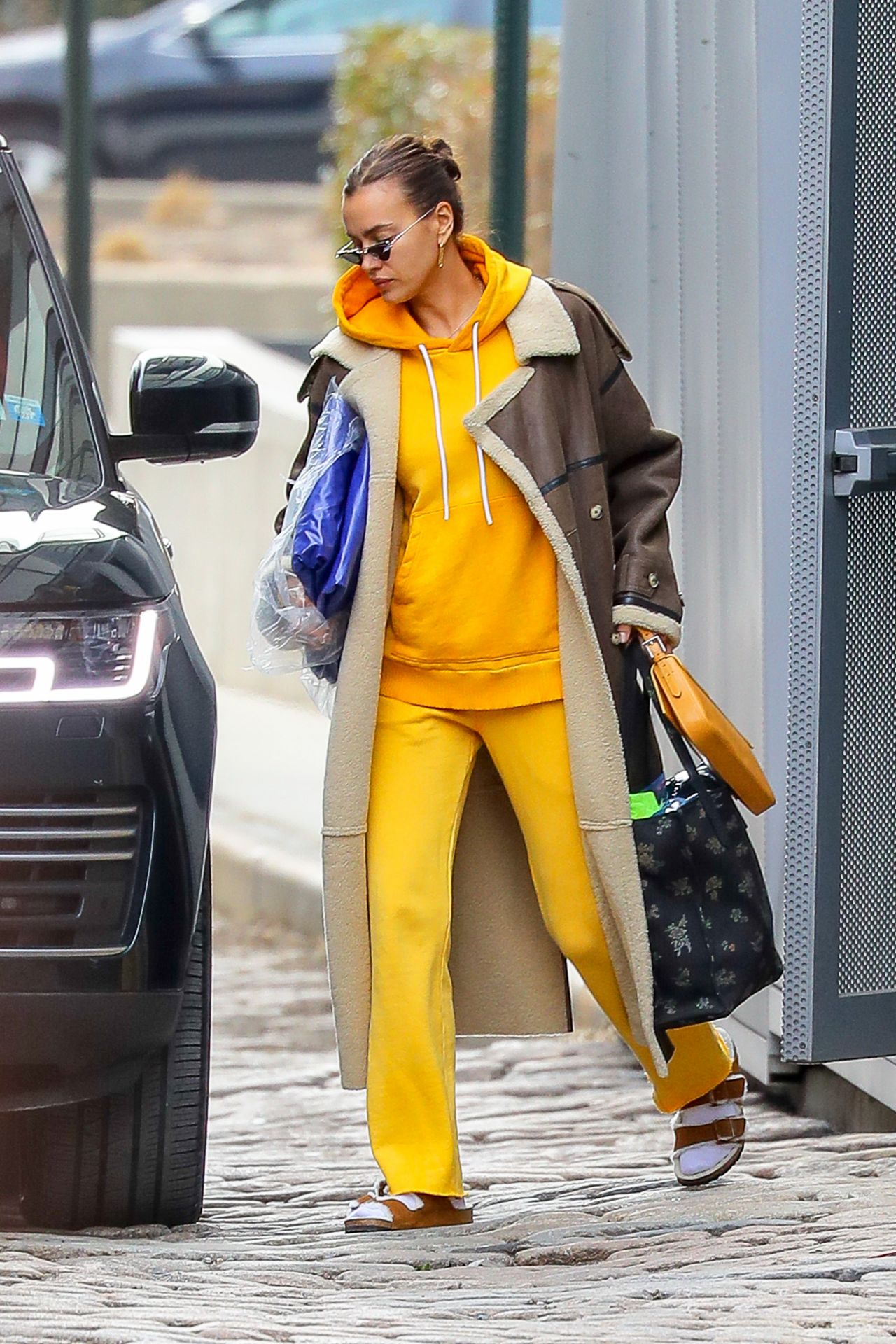 Irina Shayk in Comfy Outfit - New York 02/26/2021 • CelebMafia