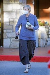 Jane Lynch - Running Errands in LA 02/24/2021