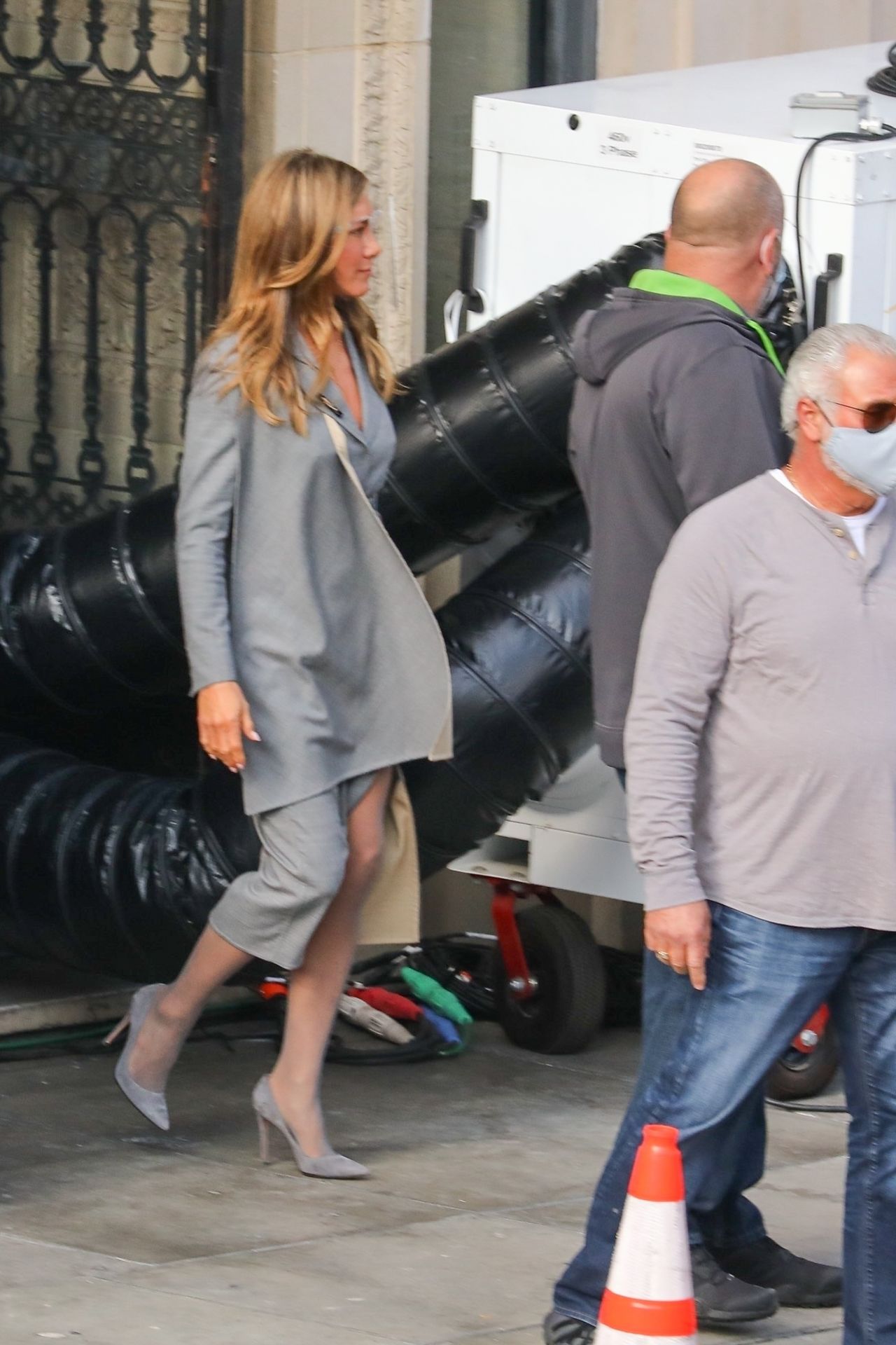 Jennifer Aniston - "The Morning Show" Filming in Los Angeles 02/09/2021