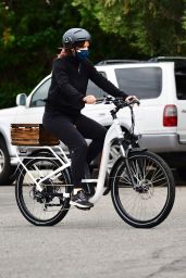 Jennifer Garner - Bicycle Ride in Brentwood 01/31/2021