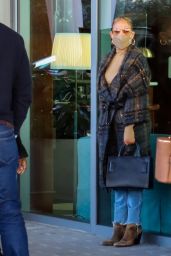 Jennifer Lopez in Casual Outfit - Coral Grables 02/03/2021