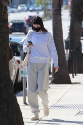 Kendall Jenner in Comfy Outfit - Santa Monica 02/04/2021