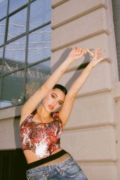 Luna Blaise - Numéro Netherlands February 2021