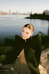 Luna Blaise - Numéro Netherlands February 2021