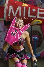 Miley Cyrus - Performs at the Super Bowl Pre-Game Show in Tampa 02/07/2021