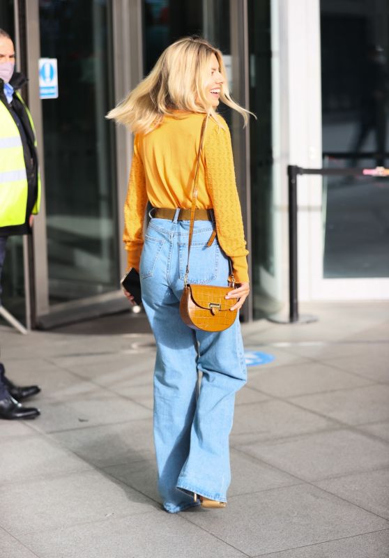 Mollie King - Out in London 02/05/2021