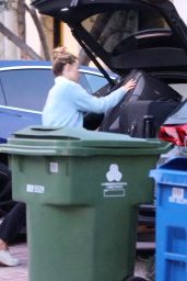 Olivia Wilde Moving Her Belongings Out of the House She Shared with Jason Sudeikis 02/14/2021