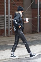 Paige Lorenze - Gets a Coffee in NY 02/11/2021