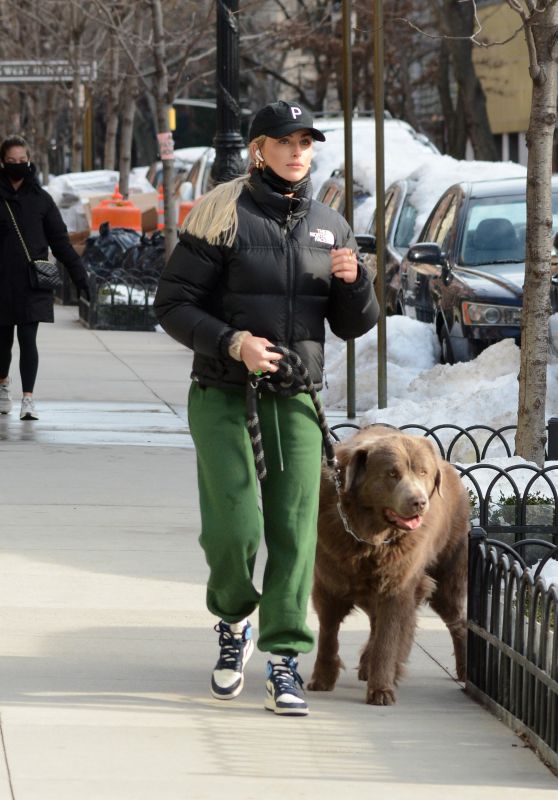 Paige Lorenze - Walking Her Dog in New York 02/06/2021