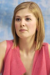 Rosamund Pike - "Die Another Day" Press Conference in Beverly Hills